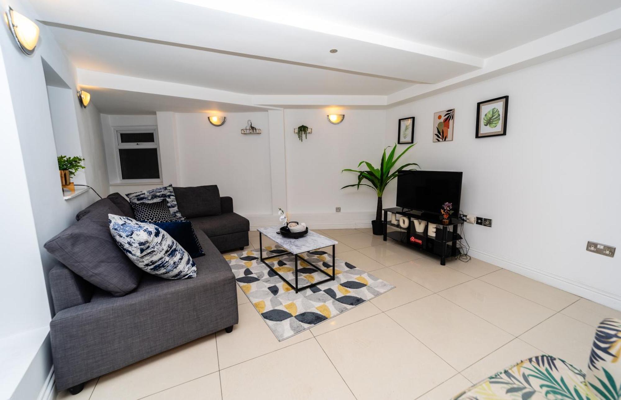 Spacious Flat With Patio & Parking In City Centre Reading Ngoại thất bức ảnh