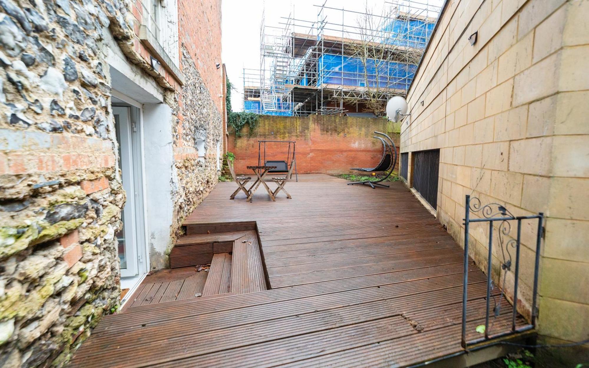 Spacious Flat With Patio & Parking In City Centre Reading Ngoại thất bức ảnh