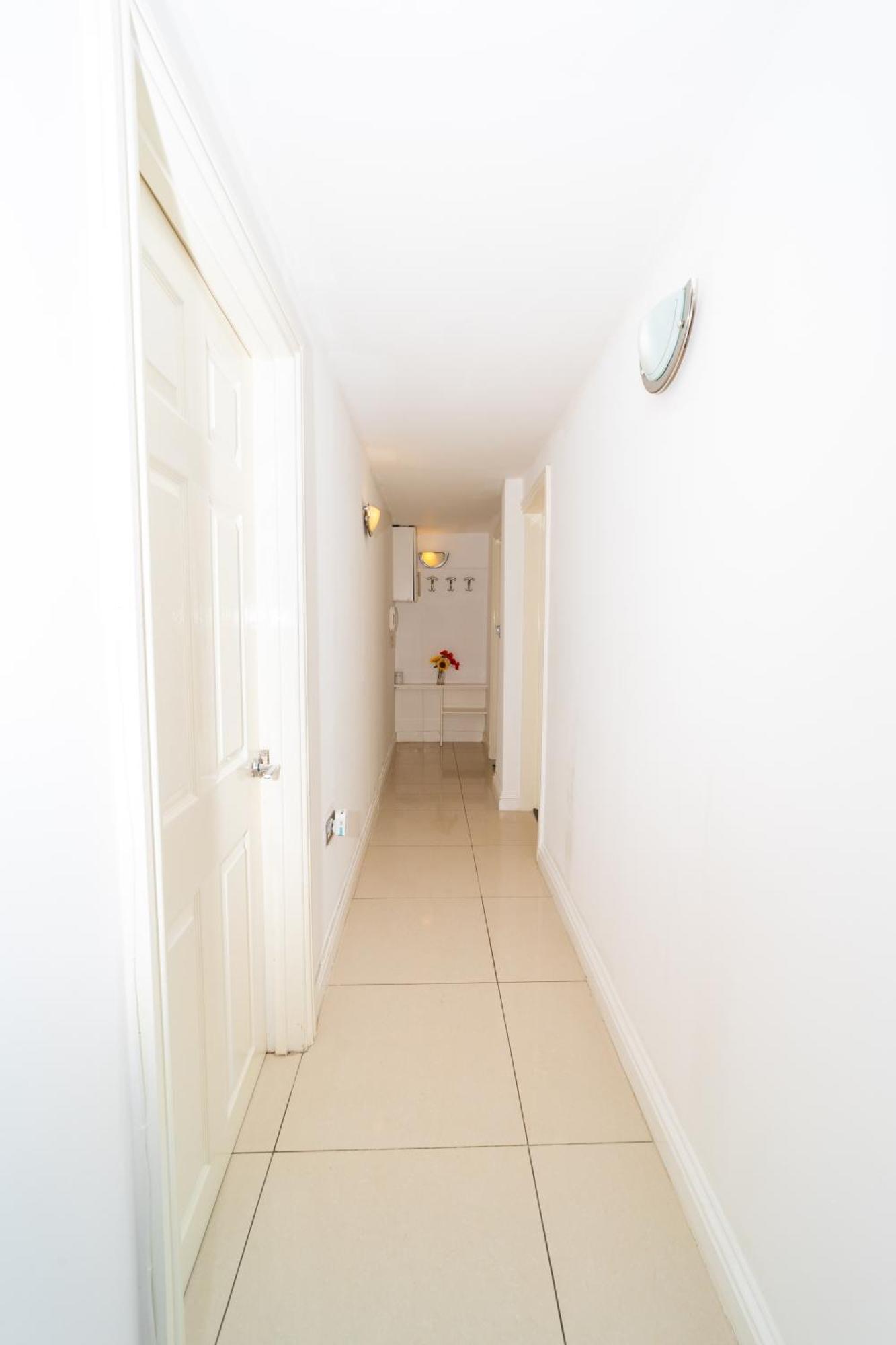 Spacious Flat With Patio & Parking In City Centre Reading Ngoại thất bức ảnh