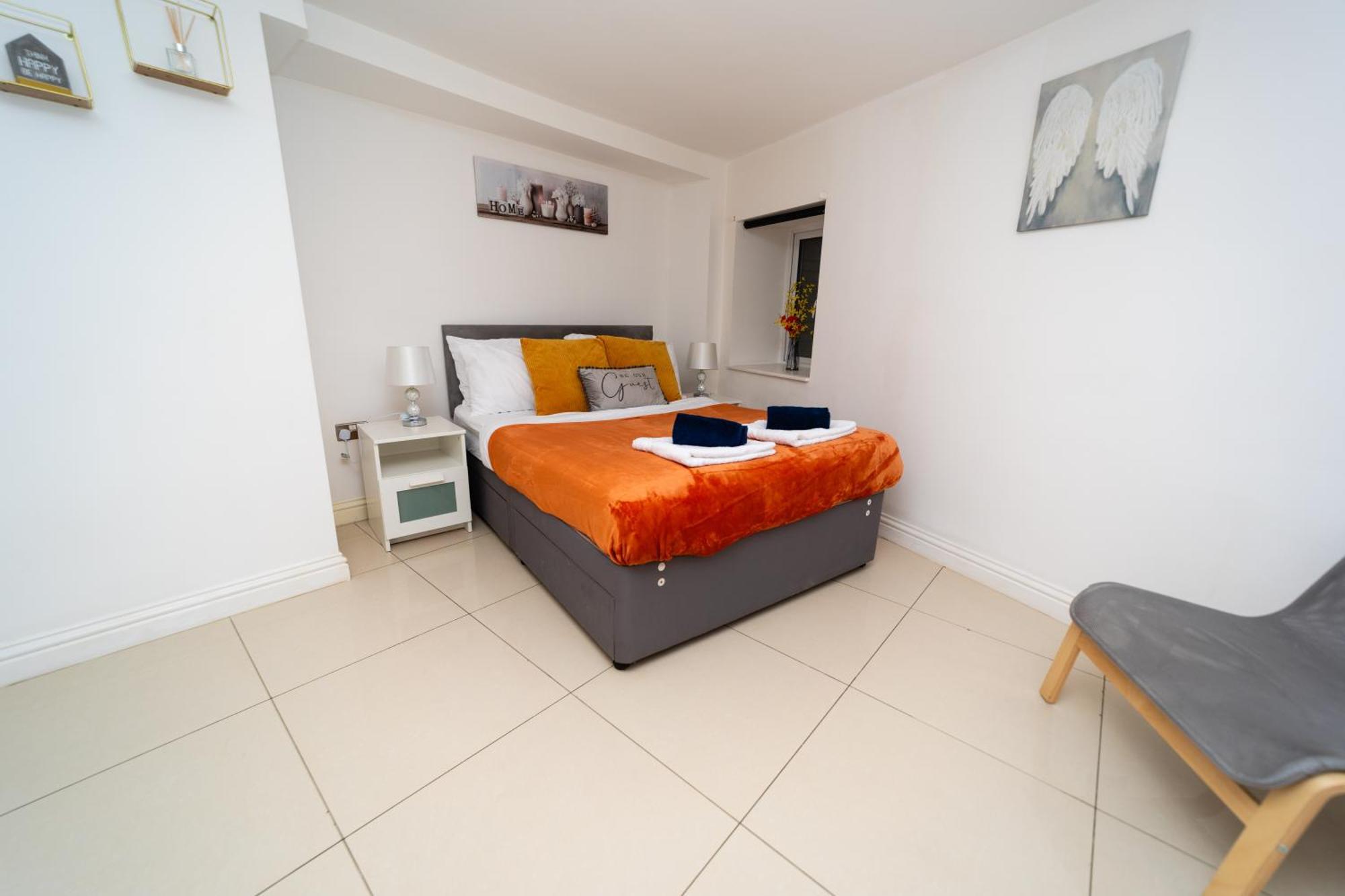 Spacious Flat With Patio & Parking In City Centre Reading Ngoại thất bức ảnh