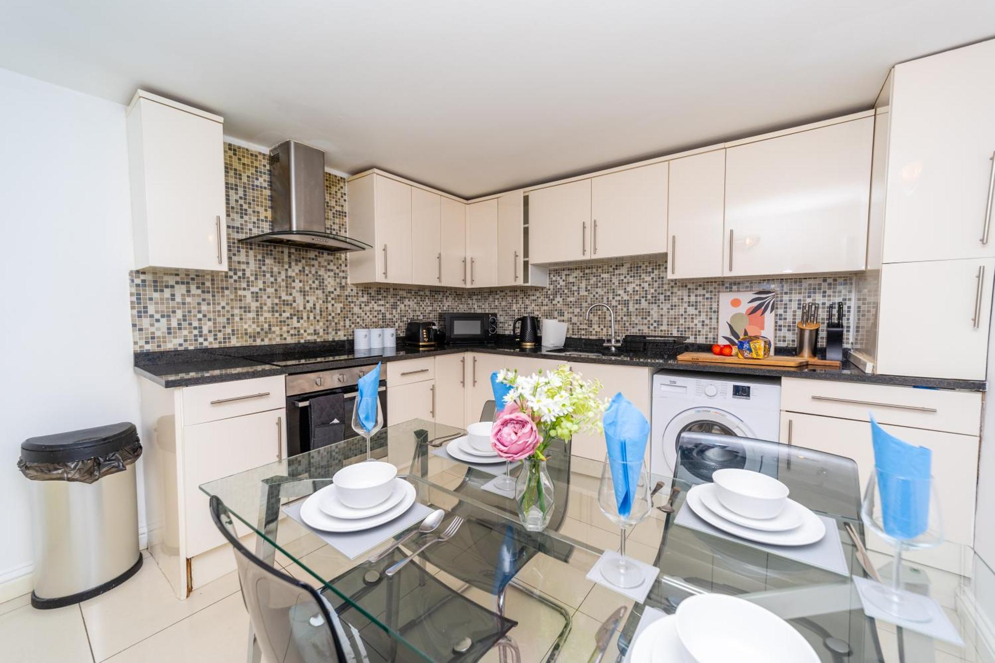Spacious Flat With Patio & Parking In City Centre Reading Ngoại thất bức ảnh