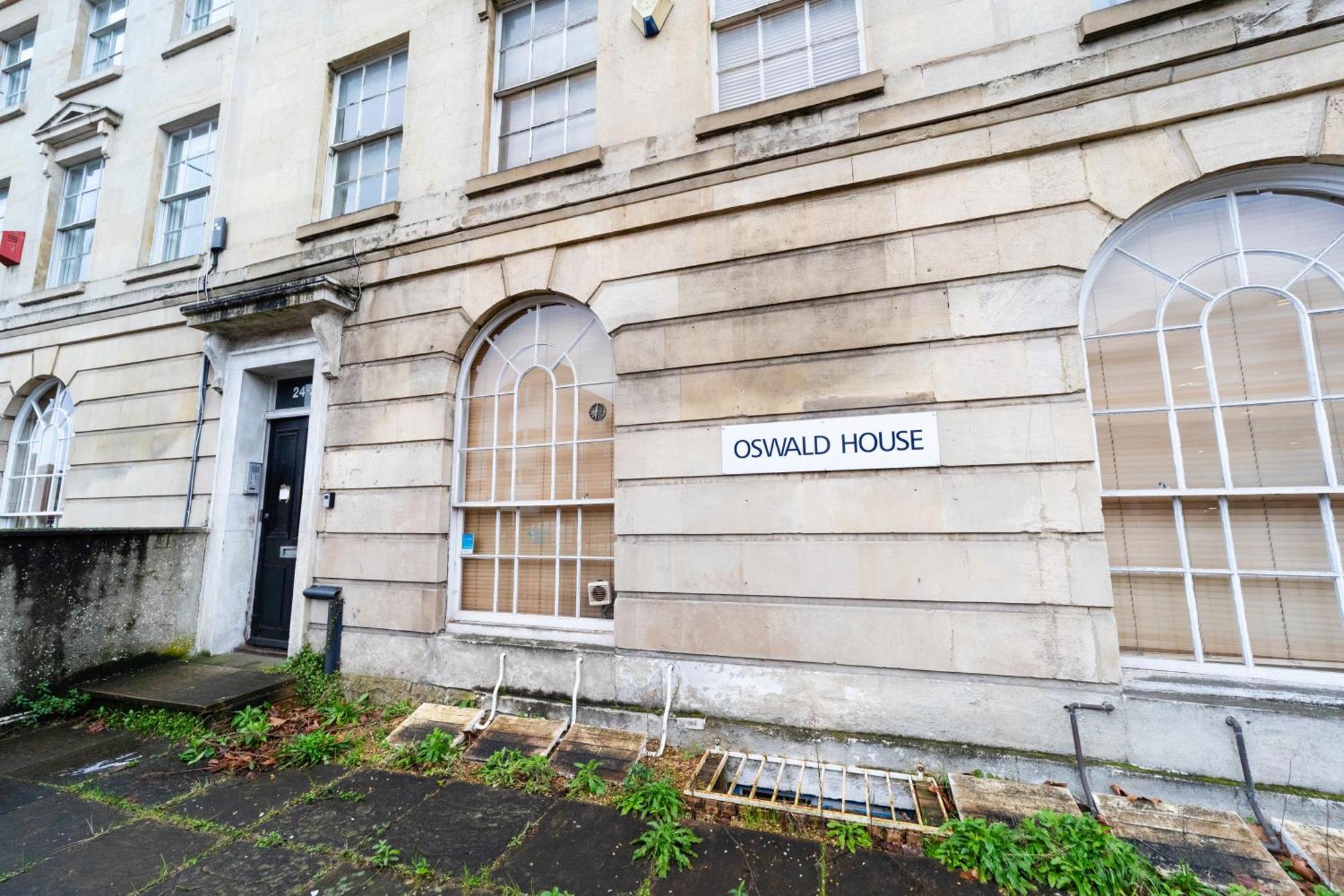 Spacious Flat With Patio & Parking In City Centre Reading Ngoại thất bức ảnh