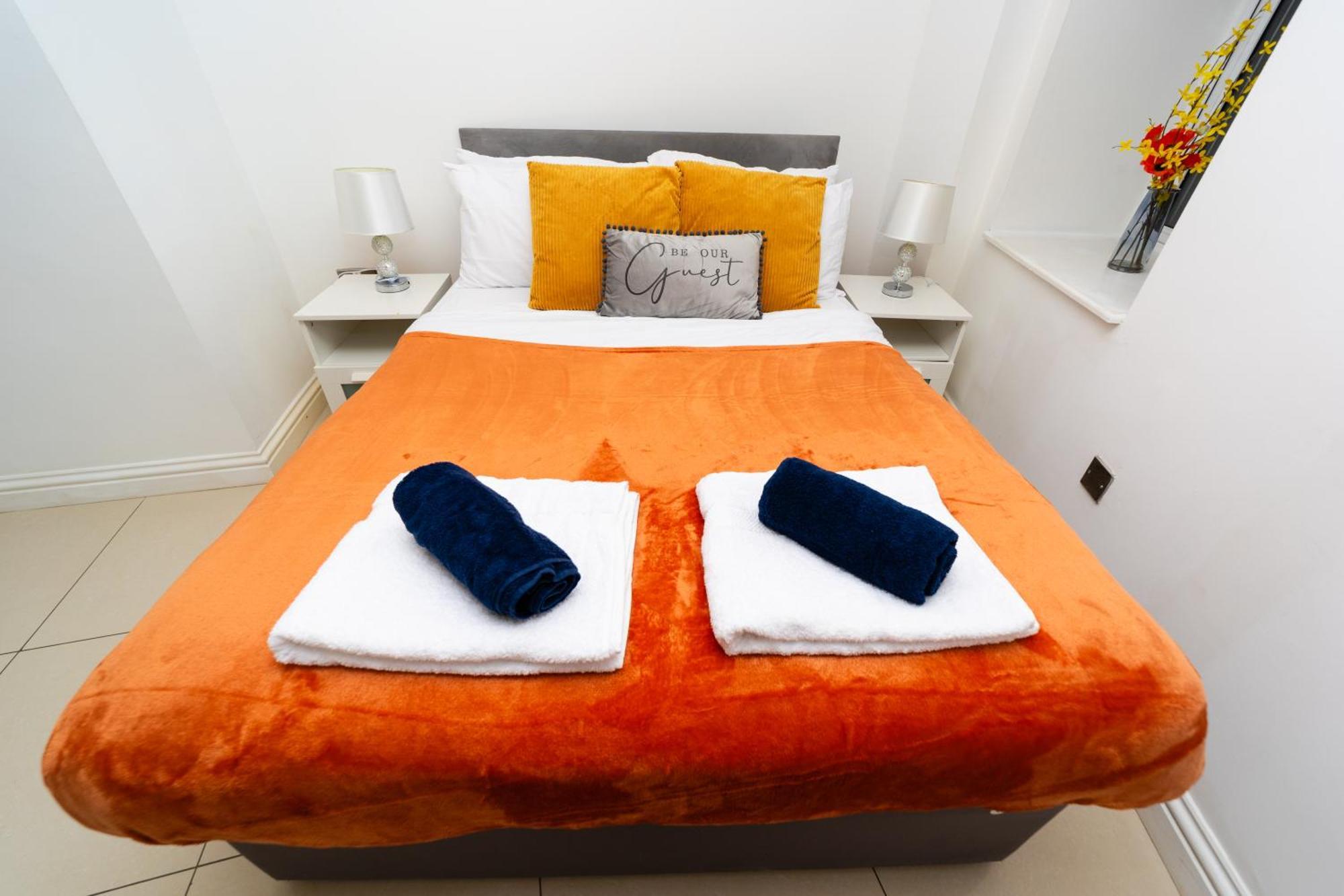 Spacious Flat With Patio & Parking In City Centre Reading Ngoại thất bức ảnh